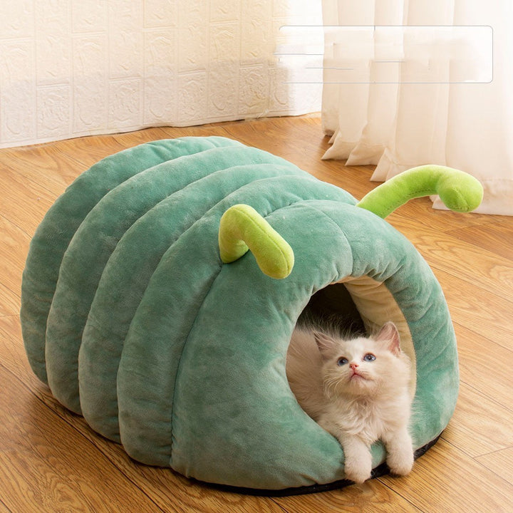 Cozy Up Your Feline Friend: The Plush Pet Bed Winter Warm
